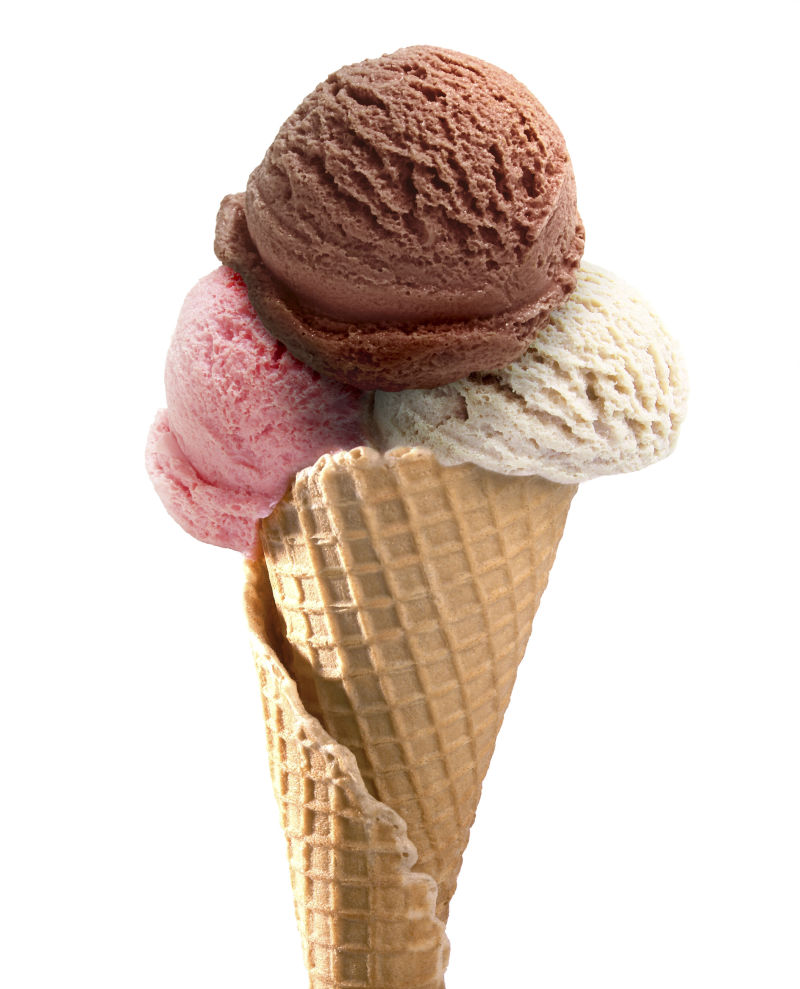 白色背景上的巧克力冰淇淋