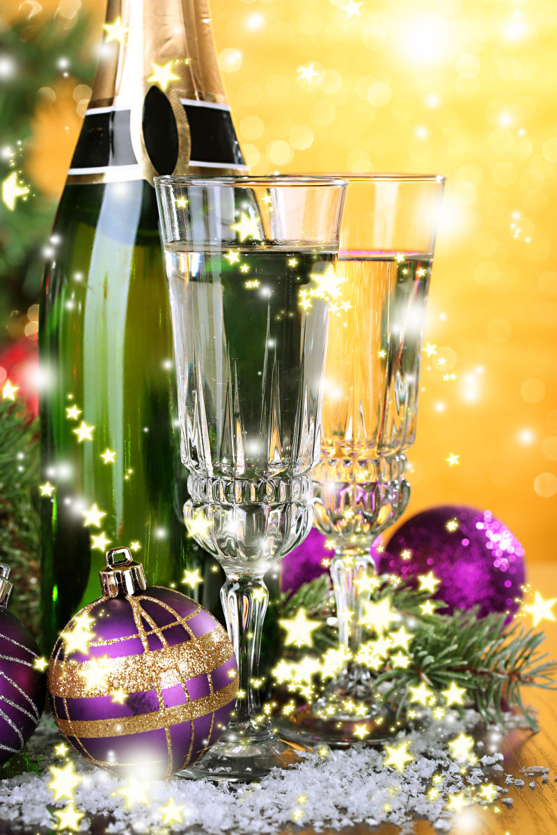 圣诞装饰庆祝香槟酒