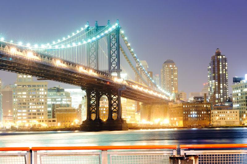 纽约曼哈顿桥夜间