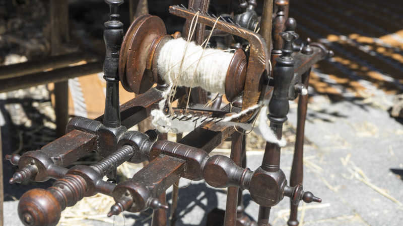 复古传统的工艺古代缝纫机