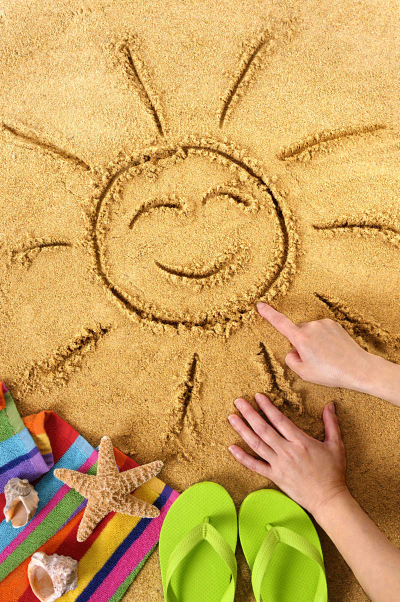 夏日沙滩微笑太阳