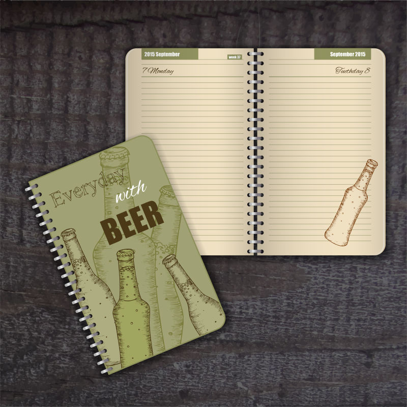 矢量螺旋日记封面为手绘的老式啤酒瓶和有趣的标签这页是米色的上面有啤酒瓶的插图