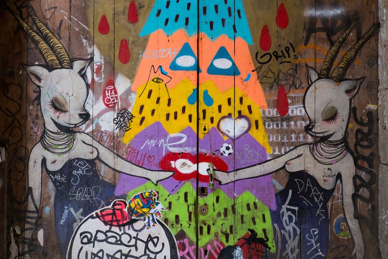 巴塞罗那-3月22日：埃尔伯恩区街头艺术