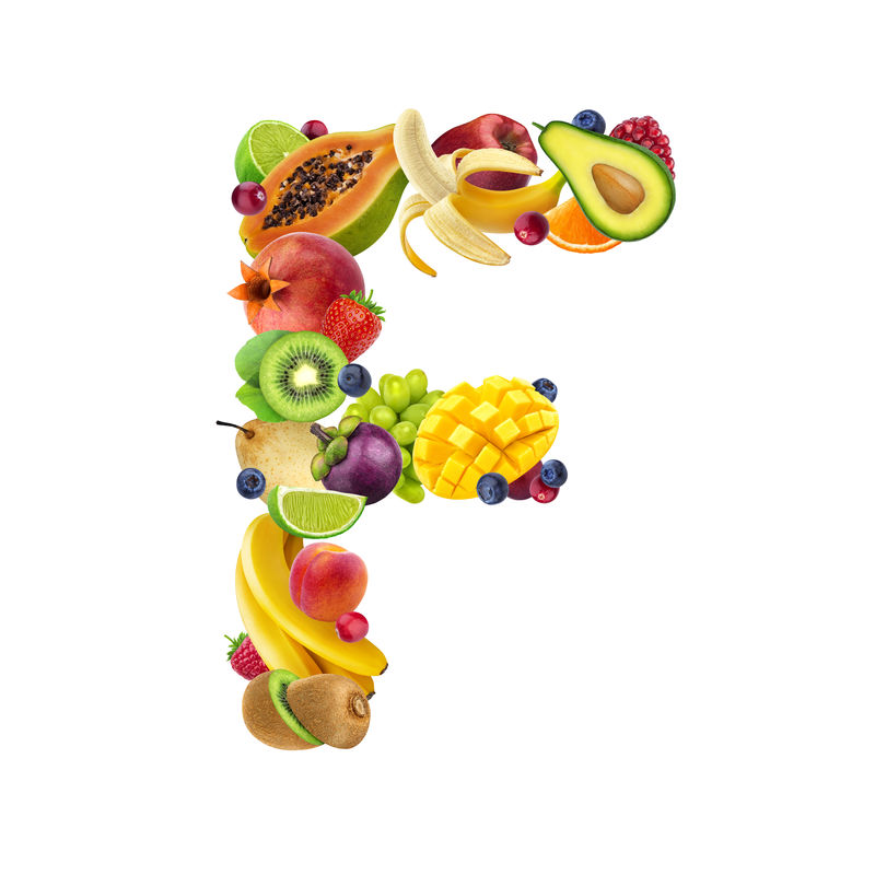 字母F由不同的水果和浆果制成水果字母表以白色为背景
