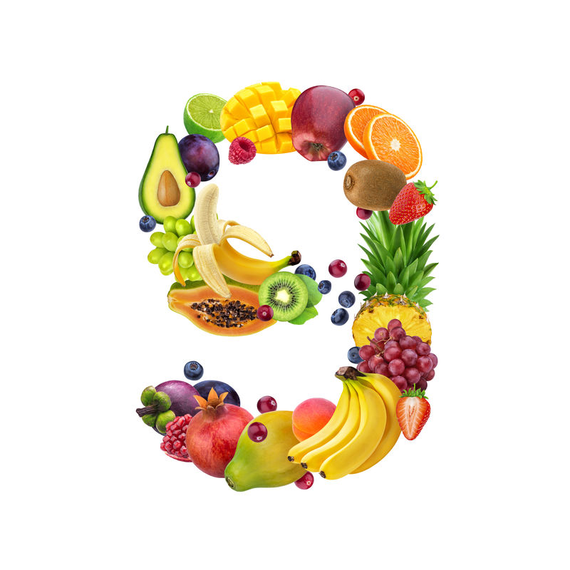 9号由不同的水果和浆果制成水果字母以白色为背景