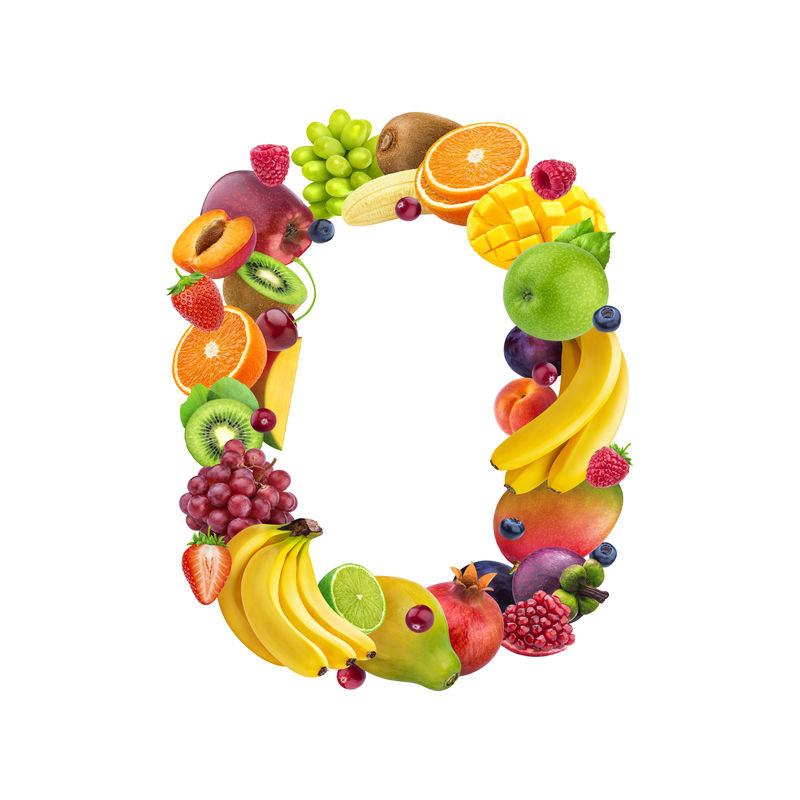 数字0由不同的水果和浆果制成水果字母表以白色背景隔离