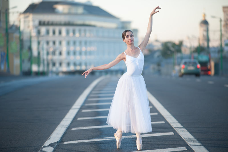 摆在莫斯科市中心的芭蕾舞女演员