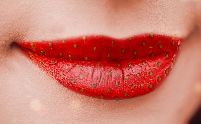 草莓嘴唇