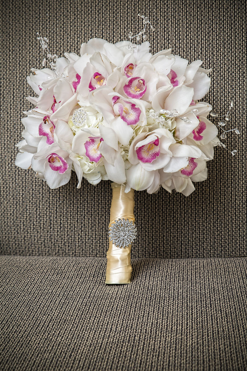 美丽-新鲜-多彩的新娘花束