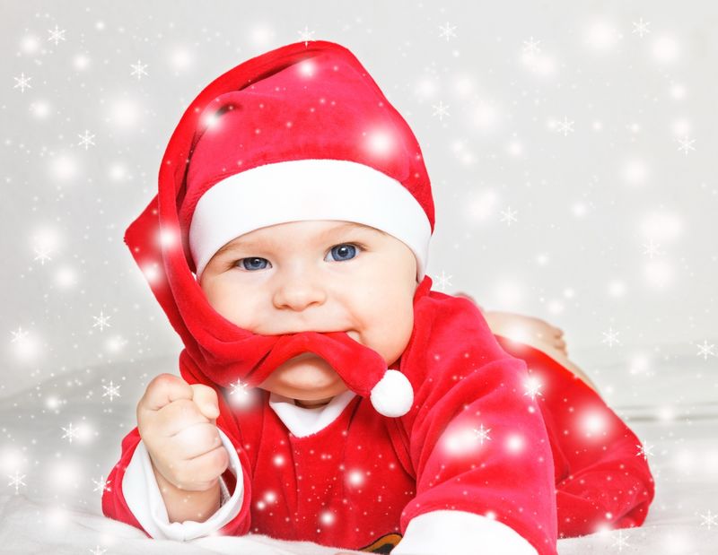 暴风雪中的Baby Santa Claus