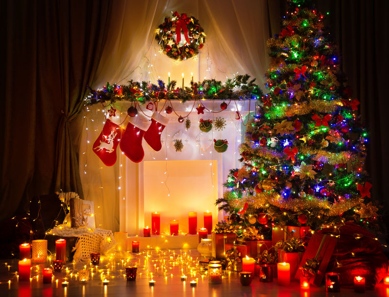 圣诞树夜房内部家居装饰壁炉灯