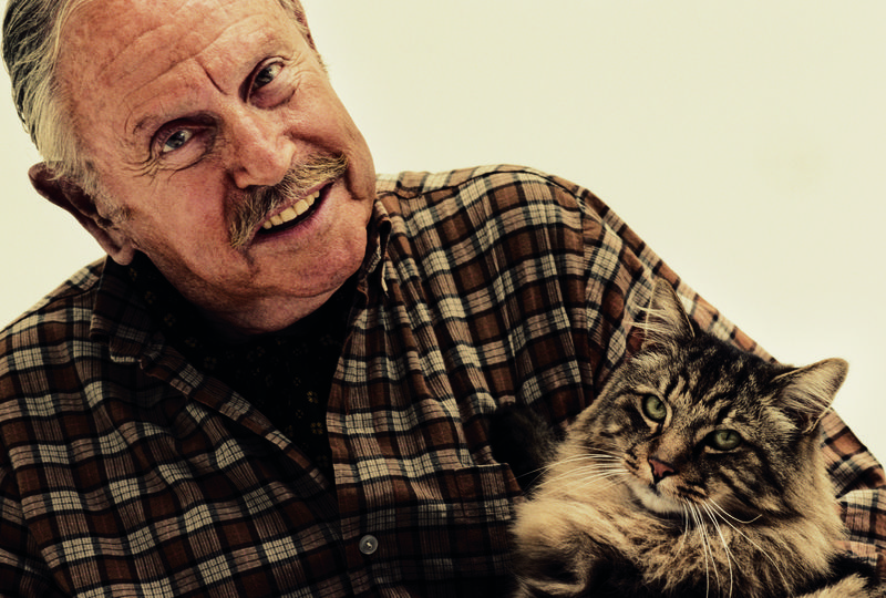 老男人与宠物猫