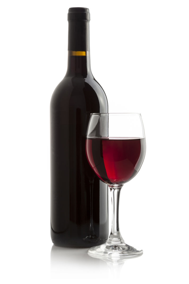 优雅的红葡萄酒杯和白葡萄酒瓶