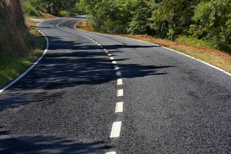 森林沥青路面标线