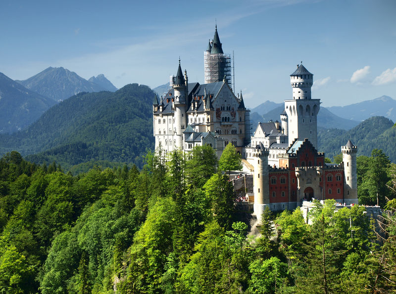 新天鹅城堡-在德国巴伐利亚阿尔卑斯山