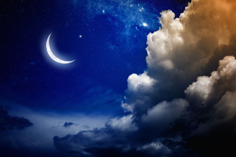 以明亮的月亮和星星为背景的开斋节穆巴拉克-NASA提供的这张图片的元素