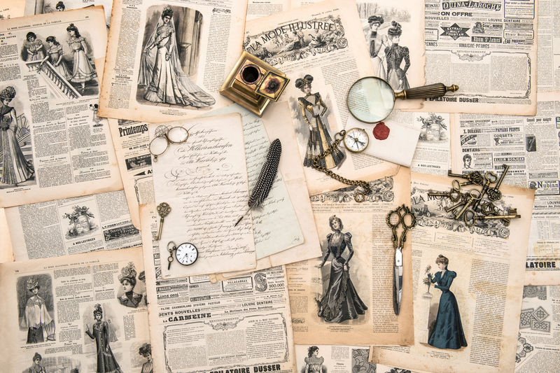 古董办公室配件、书写工具、老式时尚杂志为1898的女性-复古风格色调图片