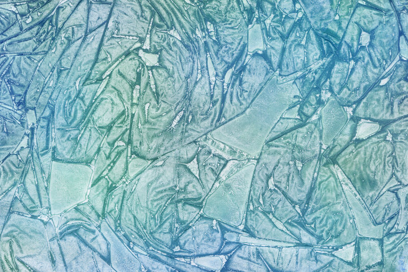 彩色的冬季蓝色墨水和白色纸张背景上的水彩画纹理-油漆泄漏和暗效果