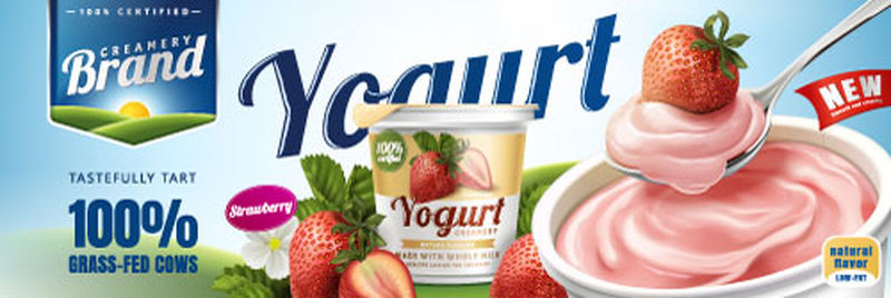 草莓酸奶广告-美味的酸奶商业用一勺草莓奶油隔离在绿地上的三维插图