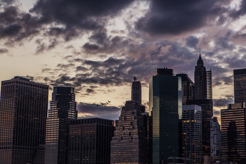 日落时分的曼哈顿建筑