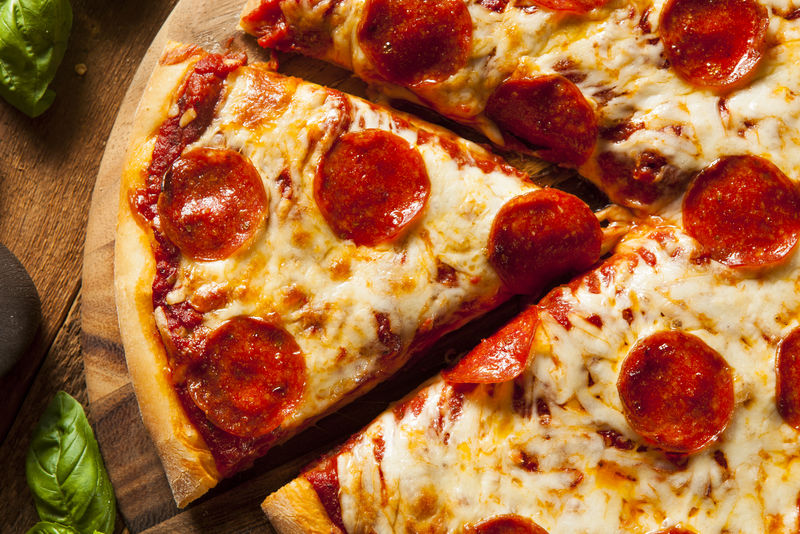 热意大利辣味香肠自制披萨