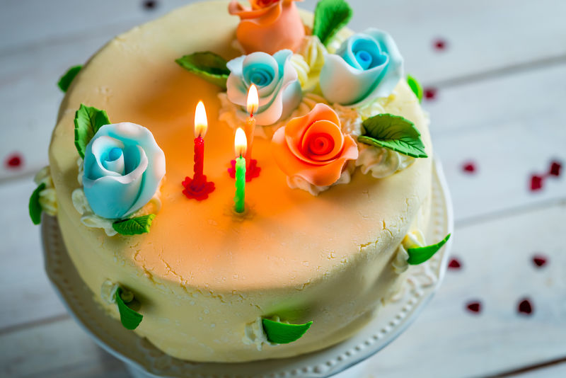 享受你的生日蛋糕