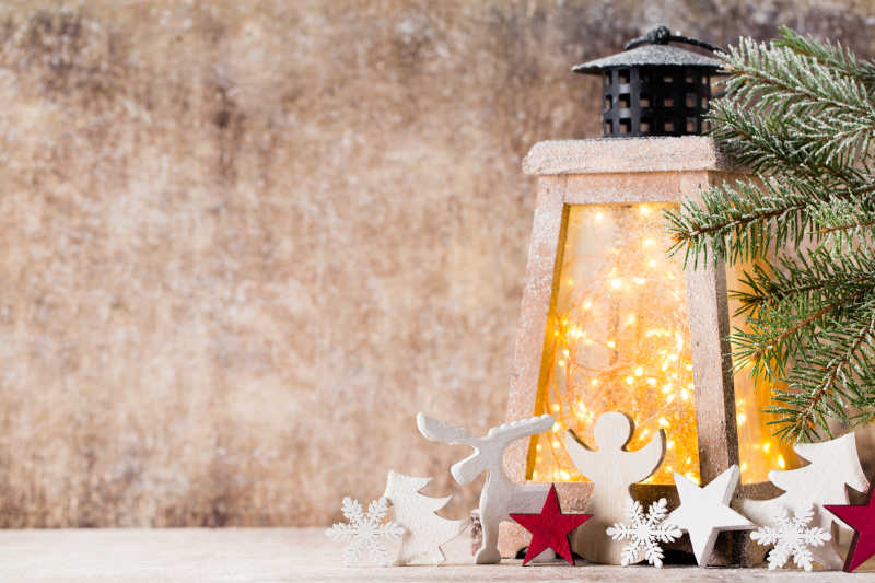 漂亮的圣诞树灯笼