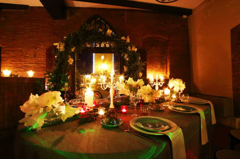 圣诞节浪漫的烛光晚餐