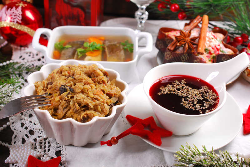 传统波兰圣诞夜晚餐的一些菜肴