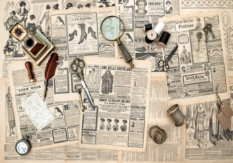 复古缝纫工具和复古杂志