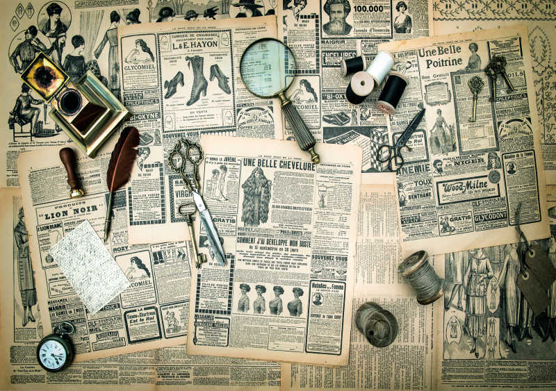 各种复古报纸杂志和缝纫工具