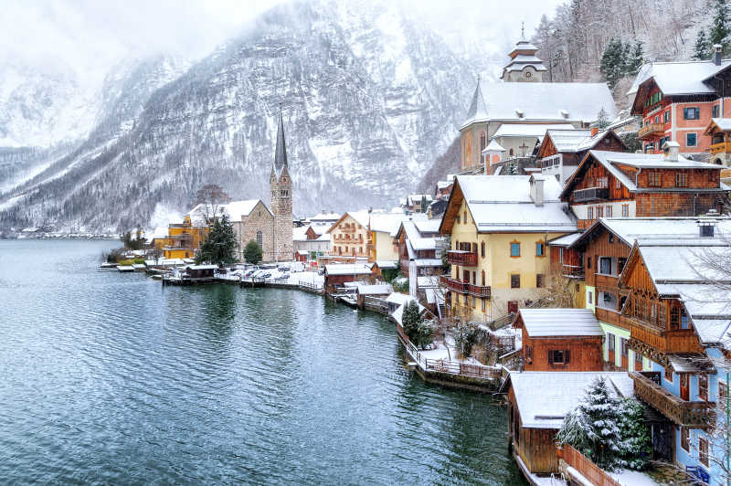 奥地利萨尔茨堡哈尔斯塔特镇的冬季风景