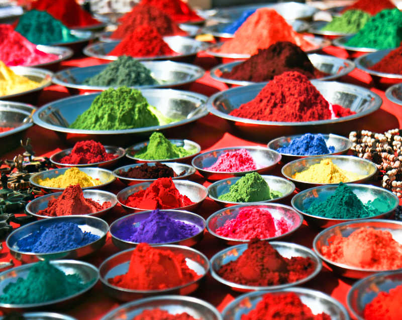 印度市场上的各种颜色的TIKA粉