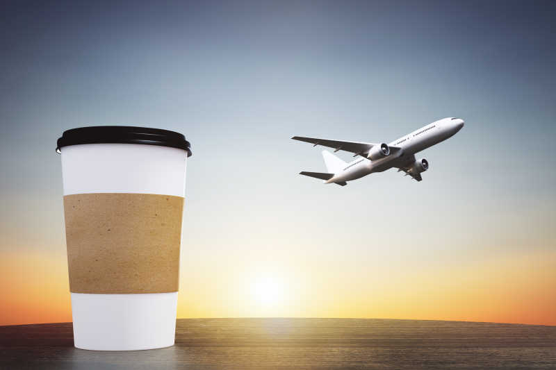咖啡杯与飞机