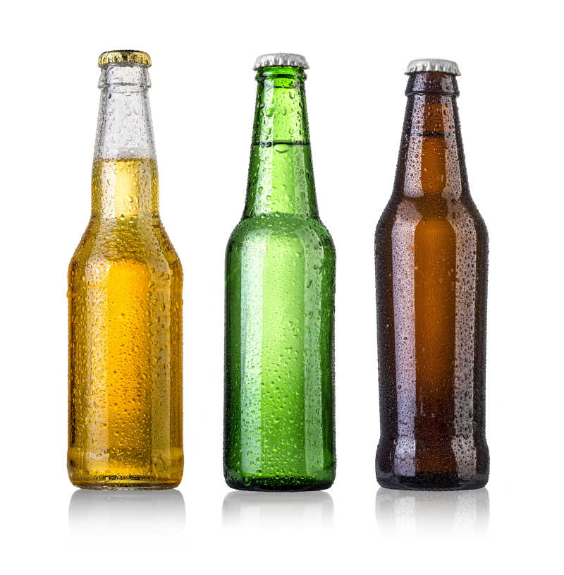 三瓶不同颜色的啤酒