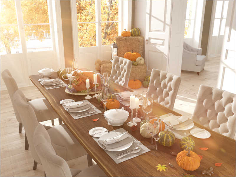 感恩节家庭装饰好的餐桌