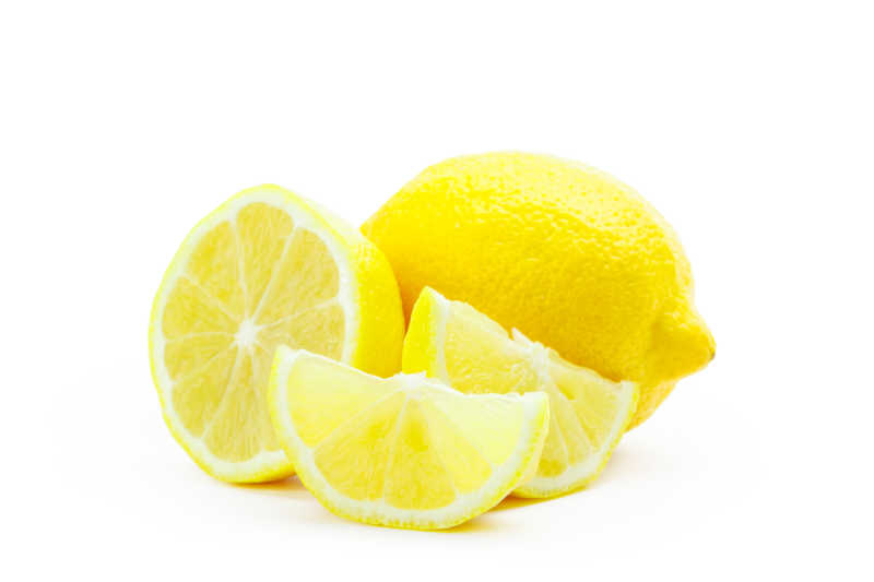 多汁的黄皮柠檬