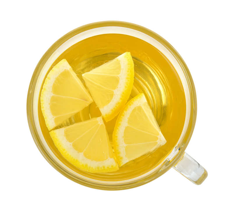 透明杯子的柠檬茶