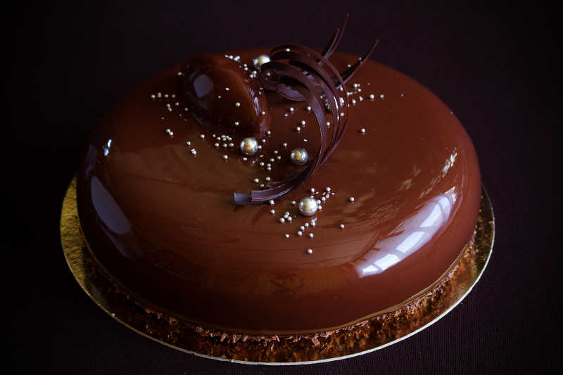 精致的巧克力小蛋糕