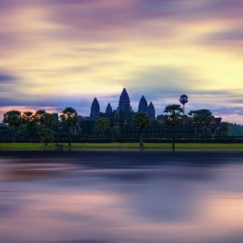 日落时的柬埔寨吴哥窟