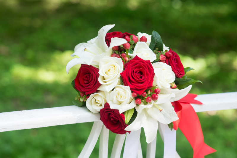 美丽的新娘玫瑰捧花