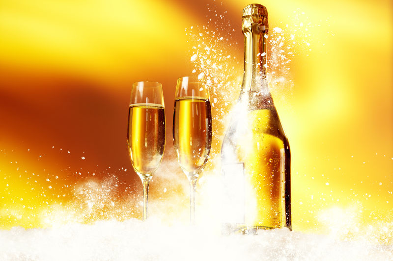 迎接新年的冰镇香槟