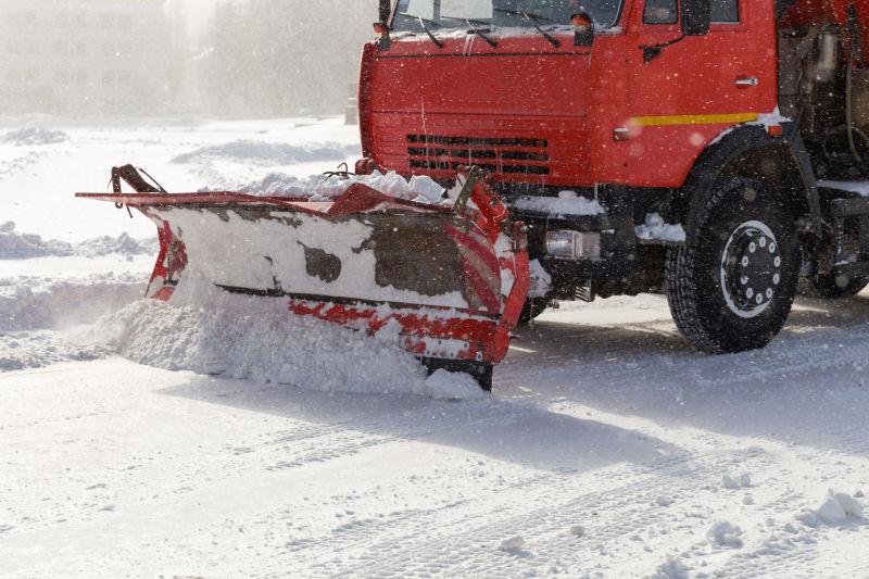拖拉机雪犁除城市道路积雪