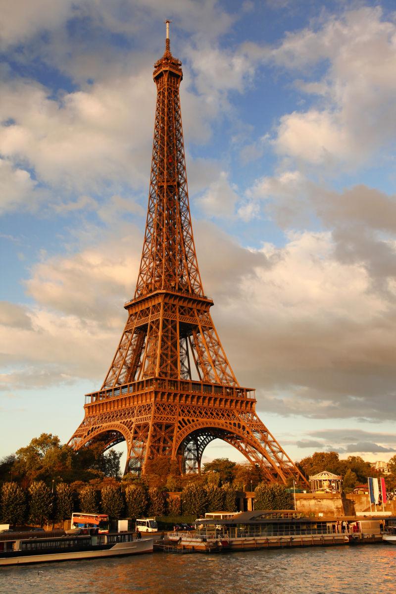漂亮的巴黎铁塔